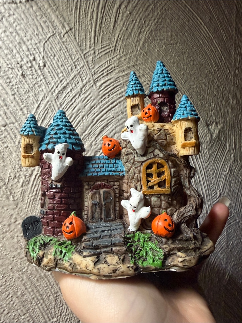 Halloween Haunted Castle Figurine with Ghosts & Pumpkins decor